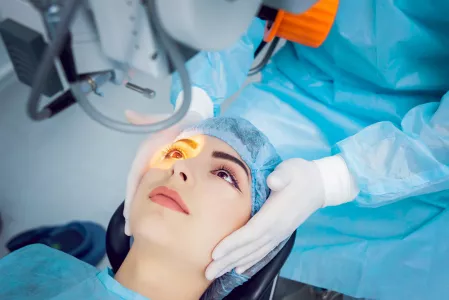 Замена хрусталика глаза: показания, как происходит операция